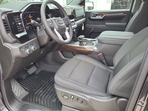 New 2025 GMC Sierra 1500 Elevation image 14