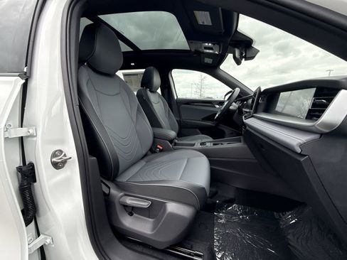 New 2026 Volkswagen Tiguan SE R-Line AWD/4WD image 25