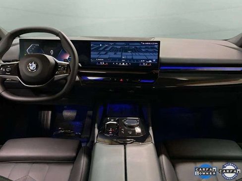 Used 2025 BMW 530i xDrive image 11