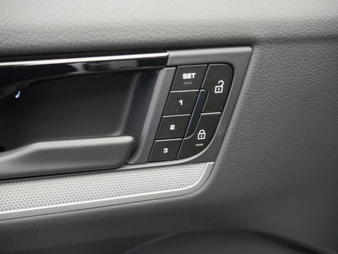 Certified 2026 Porsche Cayenne AWD/4WD image 18
