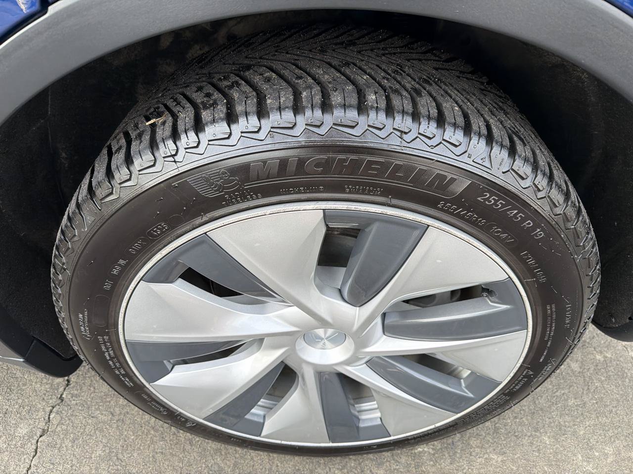 Used 2021 Tesla Model Y Long Range AWD/4WD image 23