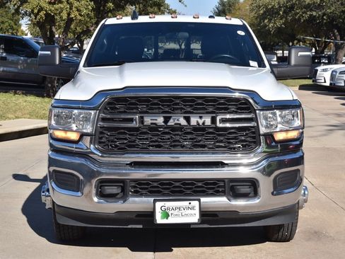 Used 2024 RAM 3500 Tradesman w/ Chrome Appearance Group image 3