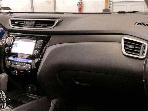 Used 2015 Nissan Rogue SV w/ SV Premium Package AWD/4WD image 15