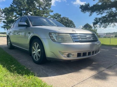Used 2008 Ford Taurus SEL FWD image 9
