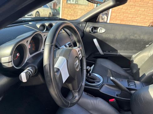 Used 2004 Nissan 350Z Touring image 25