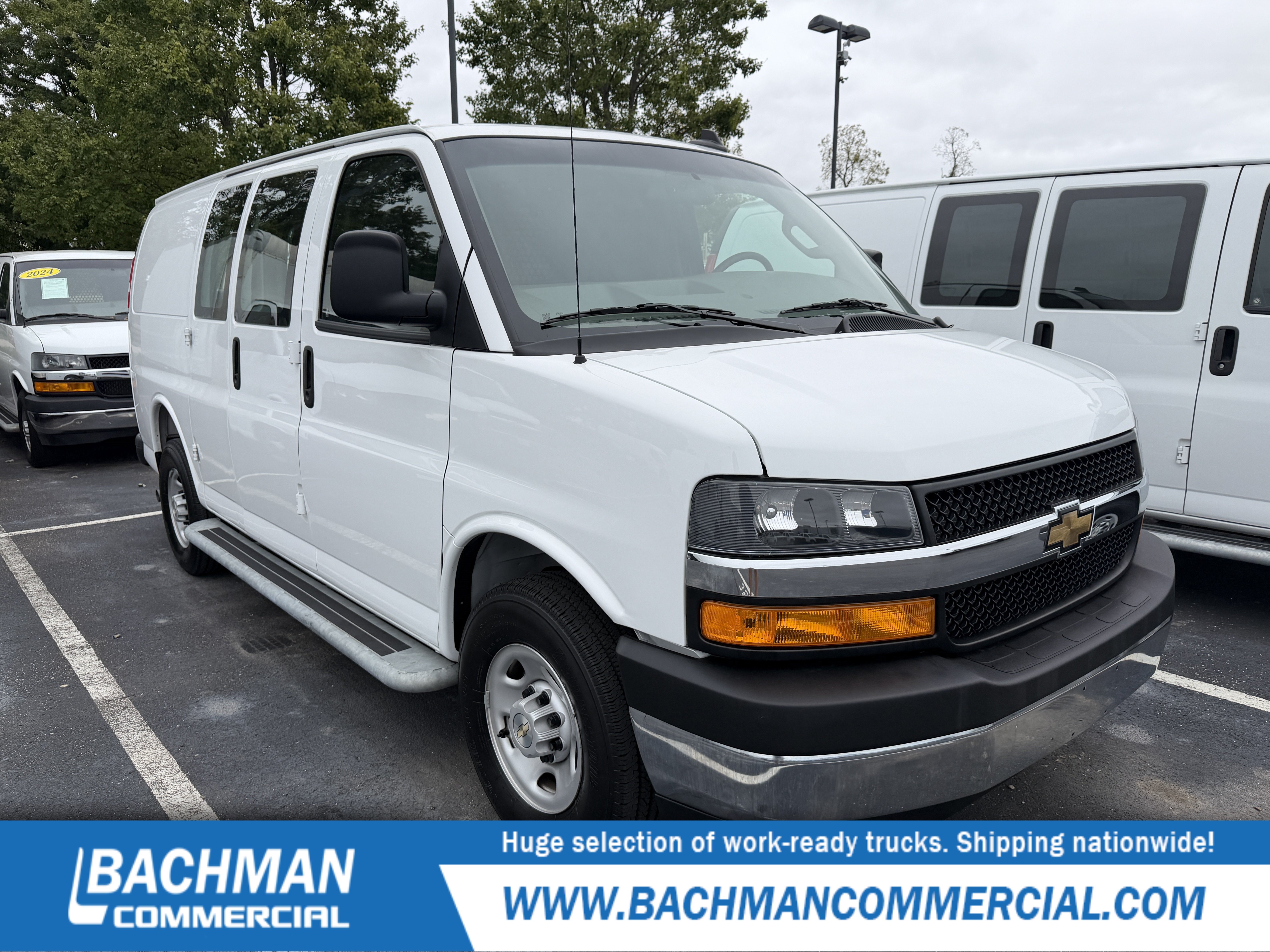 Used 2025 Chevrolet Express 2500 w/ Driver Convenience Package RWD image 1