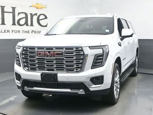 Used 2025 GMC Yukon XL Denali AWD/4WD image 7