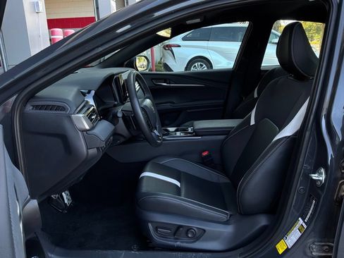 Used 2026 Toyota Camry SE FWD image 10