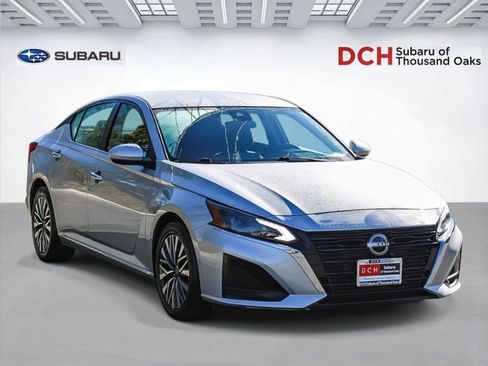 Used 2023 Nissan Altima 2.5 SV image 3