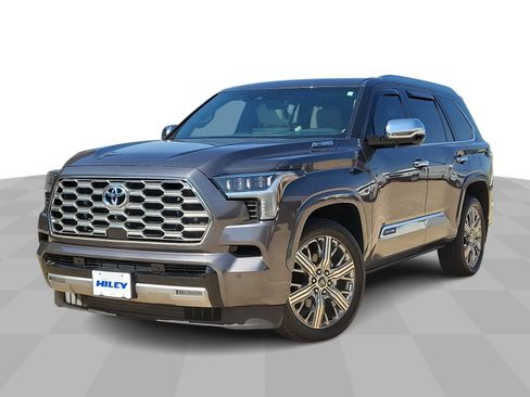 Used 2024 Toyota Sequoia Capstone AWD/4WD image 4