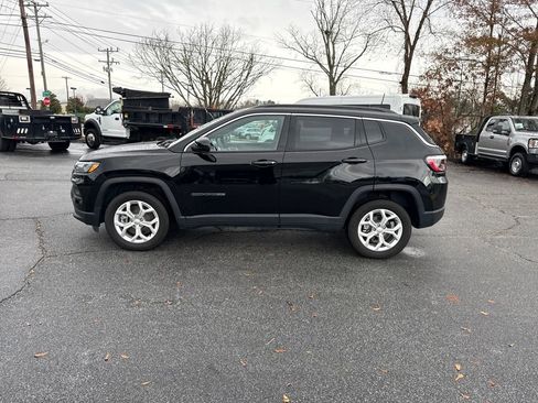 Used 2024 Jeep Compass Latitude w/ Convenience Group image 6