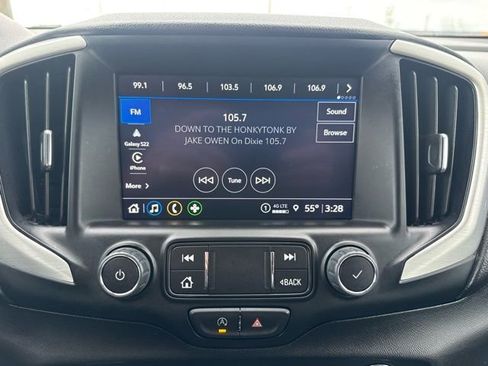 Used 2024 GMC Terrain SLT image 24