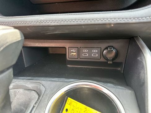 Used 2023 Toyota Highlander LE AWD/4WD image 40