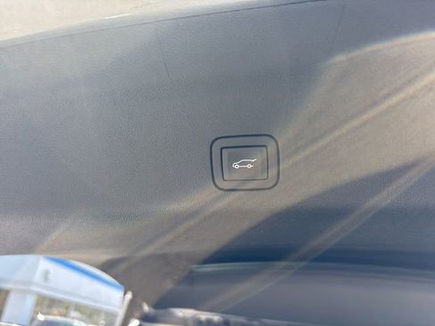 Used 2024 Chevrolet Tahoe High Country w/ Premium Package image 24