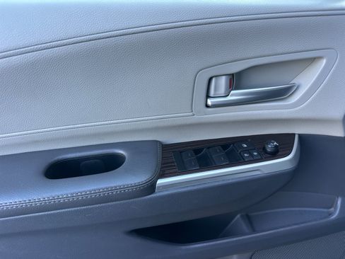 Used 2024 Toyota Sienna XLE image 10