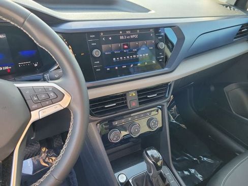 Certified 2023 Volkswagen Taos SE w/ Black Wheel Package FWD image 23