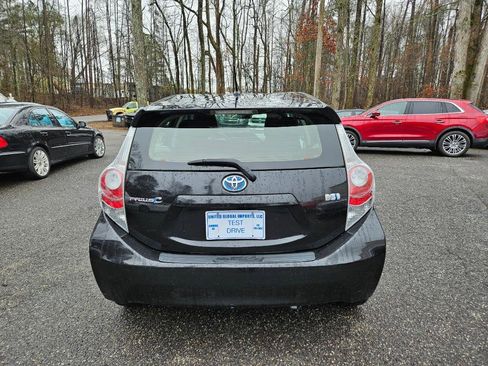 Used 2014 Toyota Prius C Two image 8