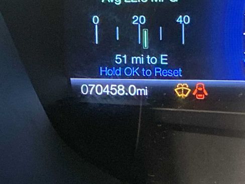 Used 2019 Ford Fusion SE FWD image 18