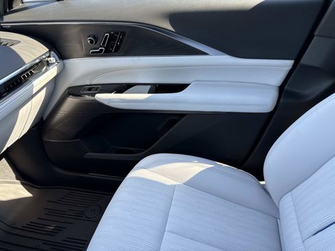 New 2025 Cadillac Lyriq Sport image 29