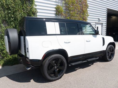 New 2025 Land Rover Defender 110 V8 image 4