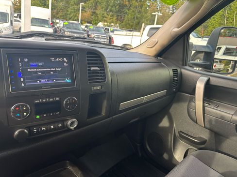 Used 2011 Chevrolet Silverado 2500 LT w/ Interior Plus Package image 35