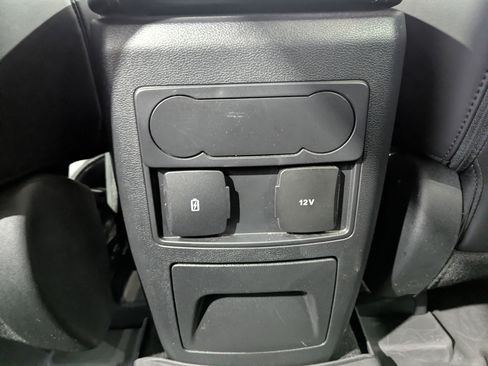 Used 2024 Ford Explorer XLT w/ Equipment Group 202A AWD/4WD image 15