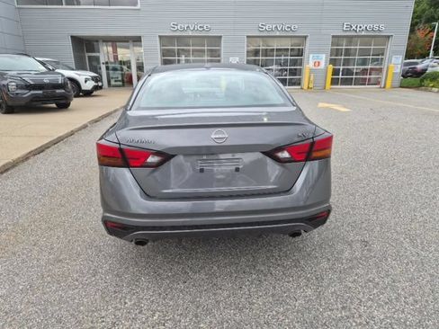 Used 2024 Nissan Altima 2.5 SV w/ SV Premium Package FWD image 7