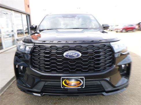 Used 2025 Ford Explorer ST-Line w/ ST-Line Street Pack AWD/4WD image 25