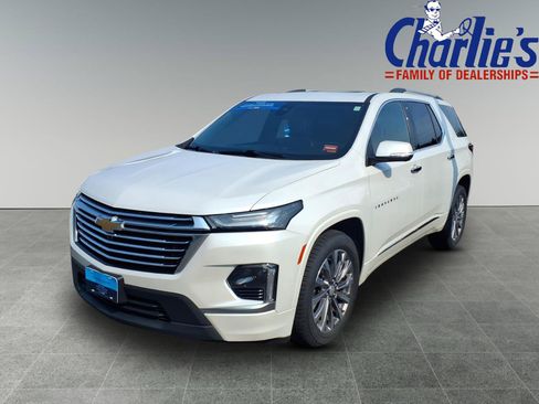 Used 2023 Chevrolet Traverse Premier AWD/4WD image 1