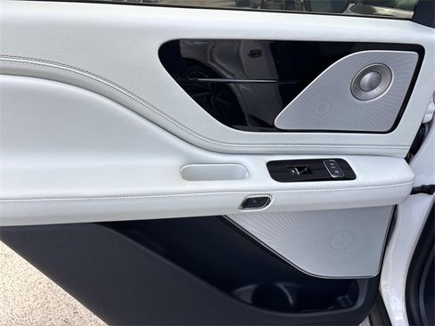 New 2026 Lincoln Aviator Black Label w/ Jet Appearance Package image 20