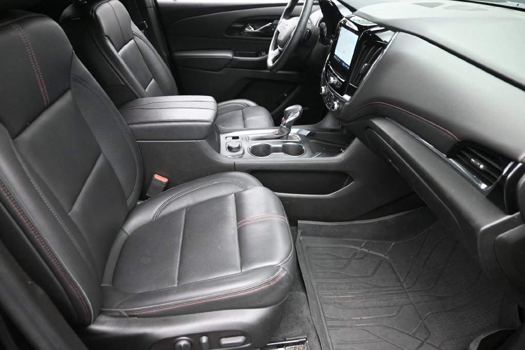Used 2023 Chevrolet Traverse RS w/ LPO, Floor Liner Package AWD/4WD image 9