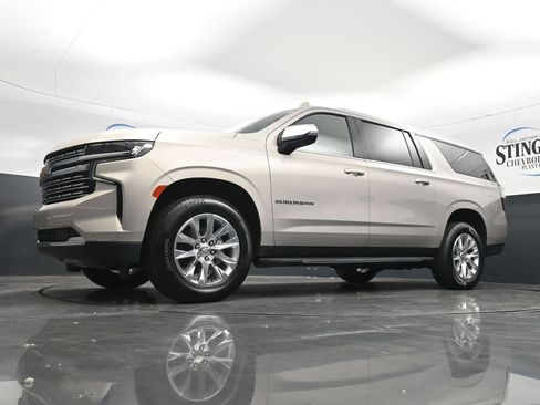 Used 2024 Chevrolet Suburban Premier RWD image 28