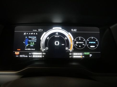 Used 2024 Toyota Tundra Platinum AWD/4WD image 19