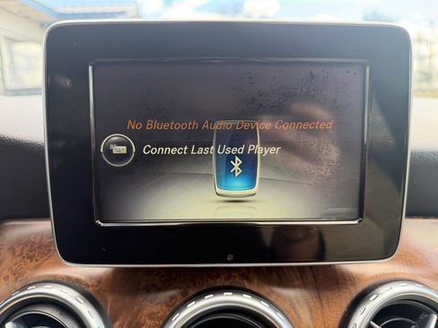 Used 2017 Mercedes-Benz GLA 250 4MATIC image 33