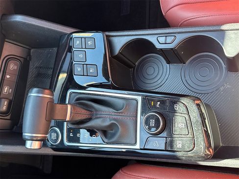 Used 2024 Kia Sportage SX image 30