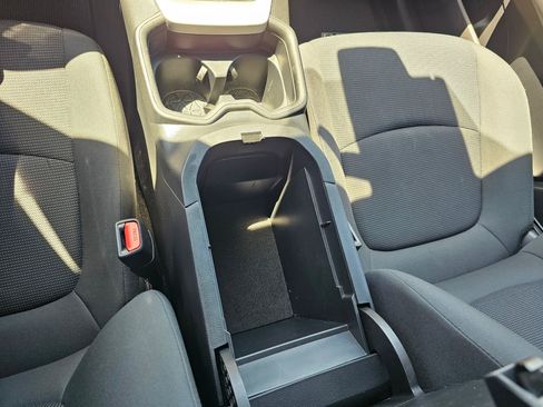 Used 2019 Toyota RAV4 LE AWD/4WD image 28