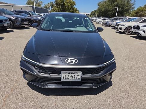 Used 2024 Hyundai Elantra SE FWD image 13