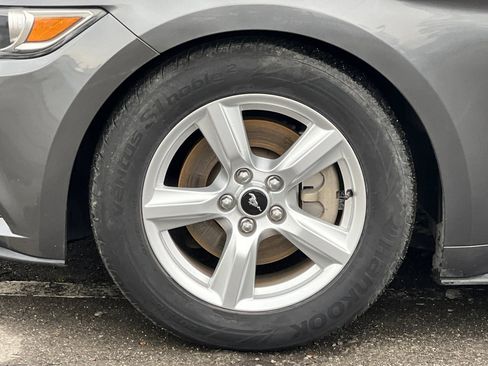 Used 2015 Ford Mustang Coupe image 24