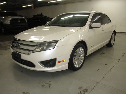 Used 2010 Ford Fusion Hybrid FWD image 3