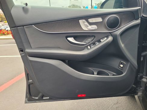 Used 2020 Mercedes-Benz GLC 300 image 17