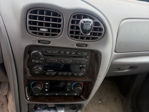 Used 2005 Buick Rainier CXL AWD/4WD image 10