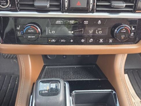 Used 2023 Nissan Pathfinder Platinum AWD/4WD image 22