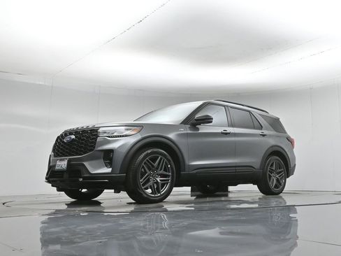 Used 2025 Ford Explorer ST-Line w/ Premium Package RWD image 45