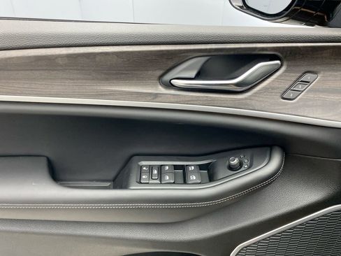 New 2026 Jeep Grand Cherokee L Limited AWD/4WD image 12
