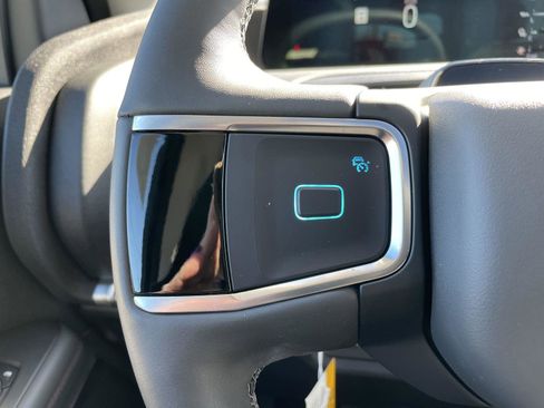 New 2025 Ford Expedition Active image 16