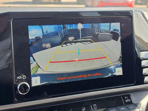 Used 2025 Toyota Camry LE image 19