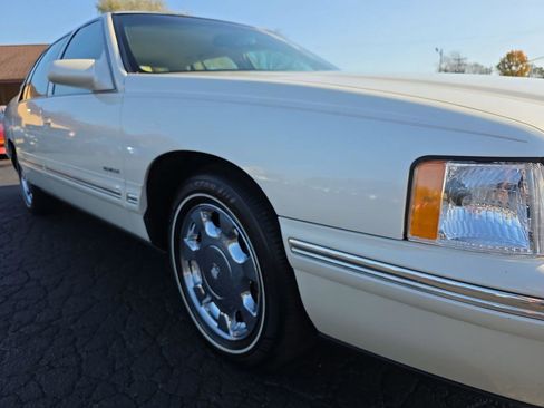 Used 1998 Cadillac De Ville image 38
