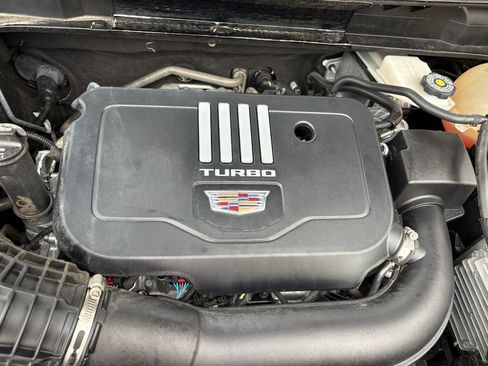 Used 2025 Cadillac XT5 Luxury w/ LPO, Floor Liner Package FWD image 31