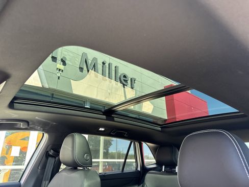 New 2026 Volkswagen Atlas Cross Sport SEL R-Line image 17