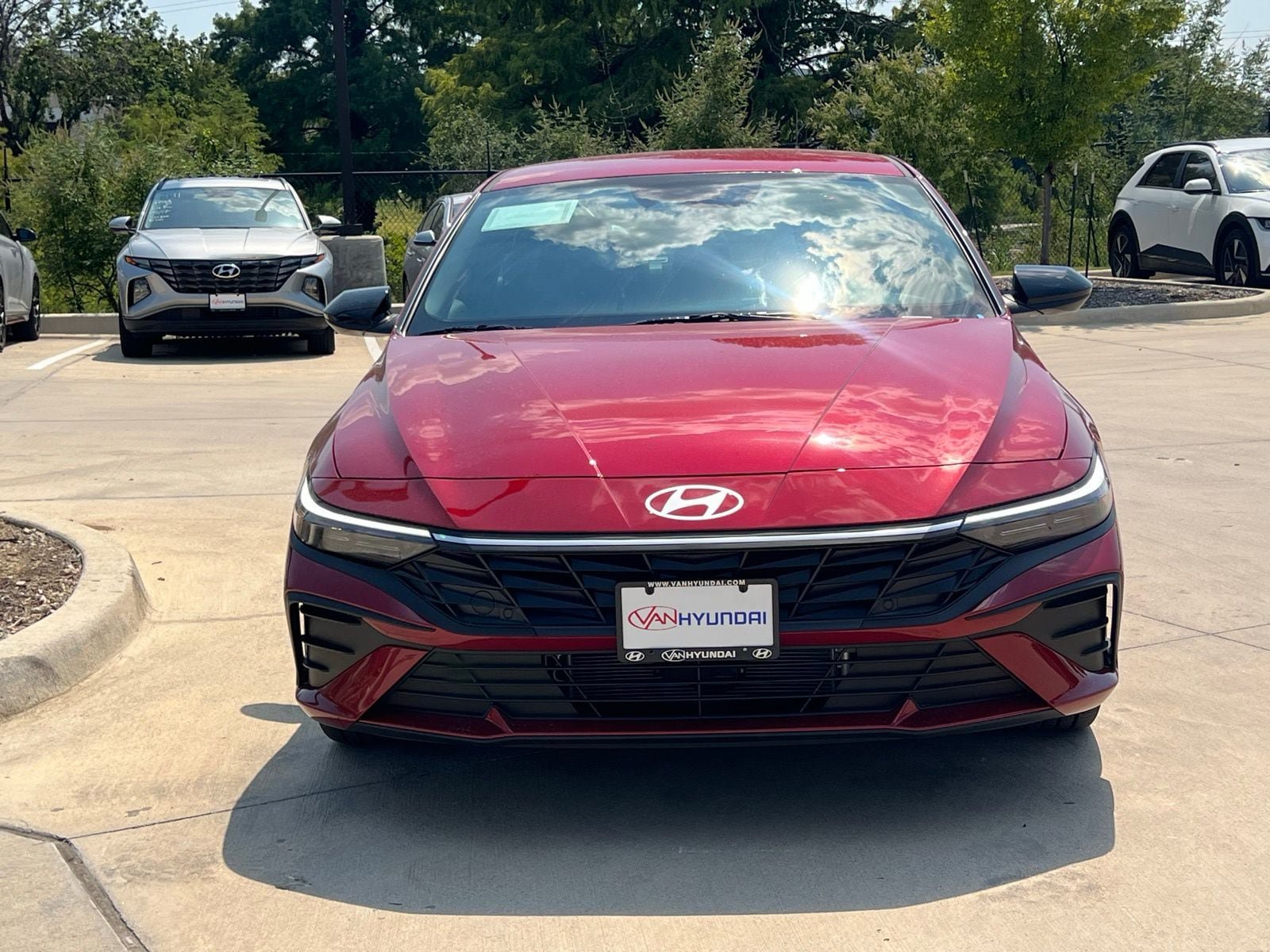 New 2025 Hyundai Elantra SEL w/ Cargo Package FWD image 2